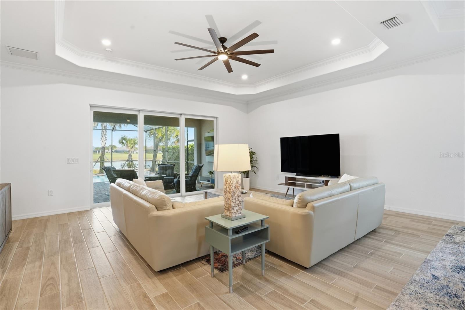 Image 11 of 81 For 25084 Golden Fern Drive