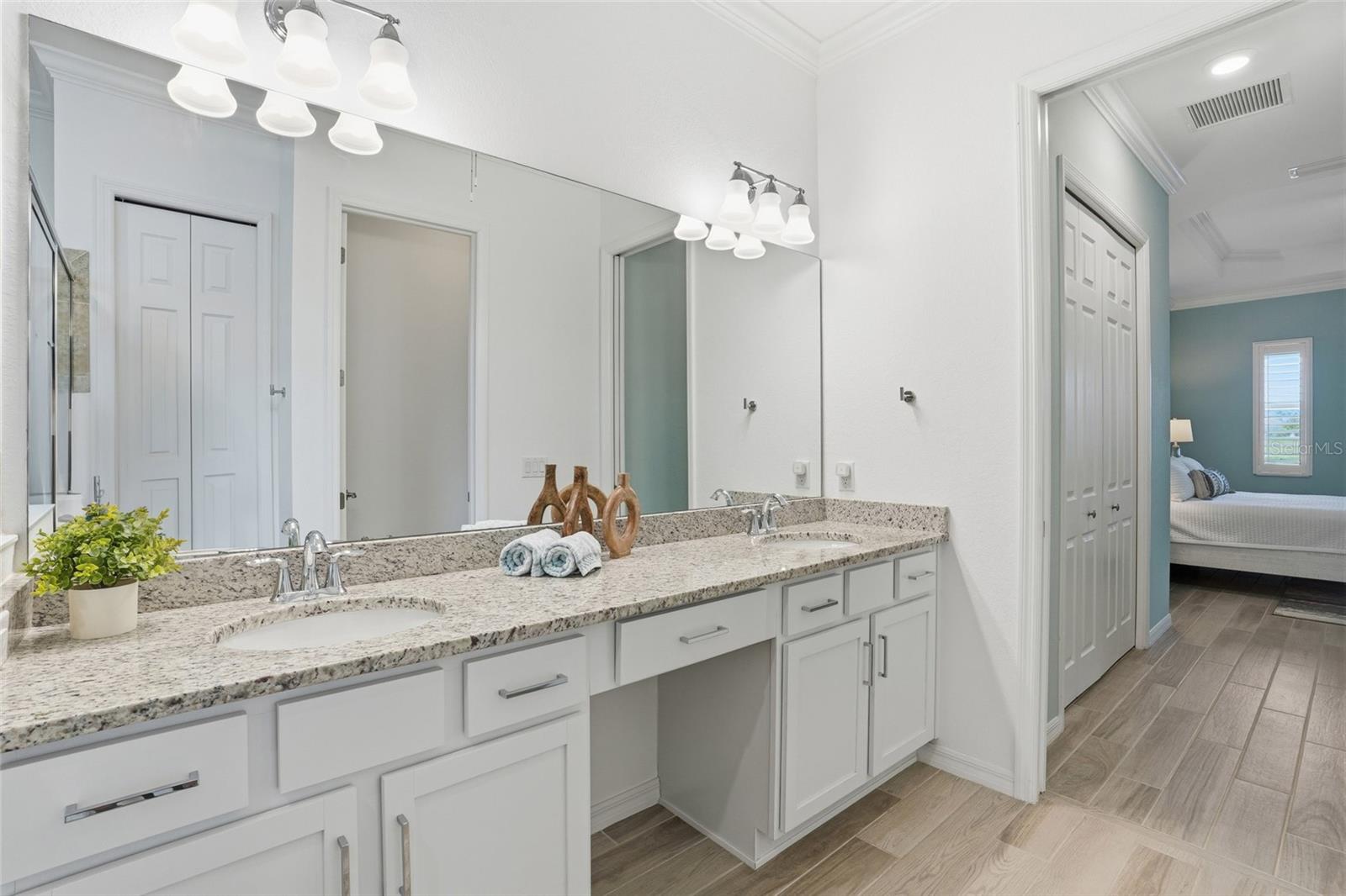 Image 27 of 81 For 25084 Golden Fern Drive