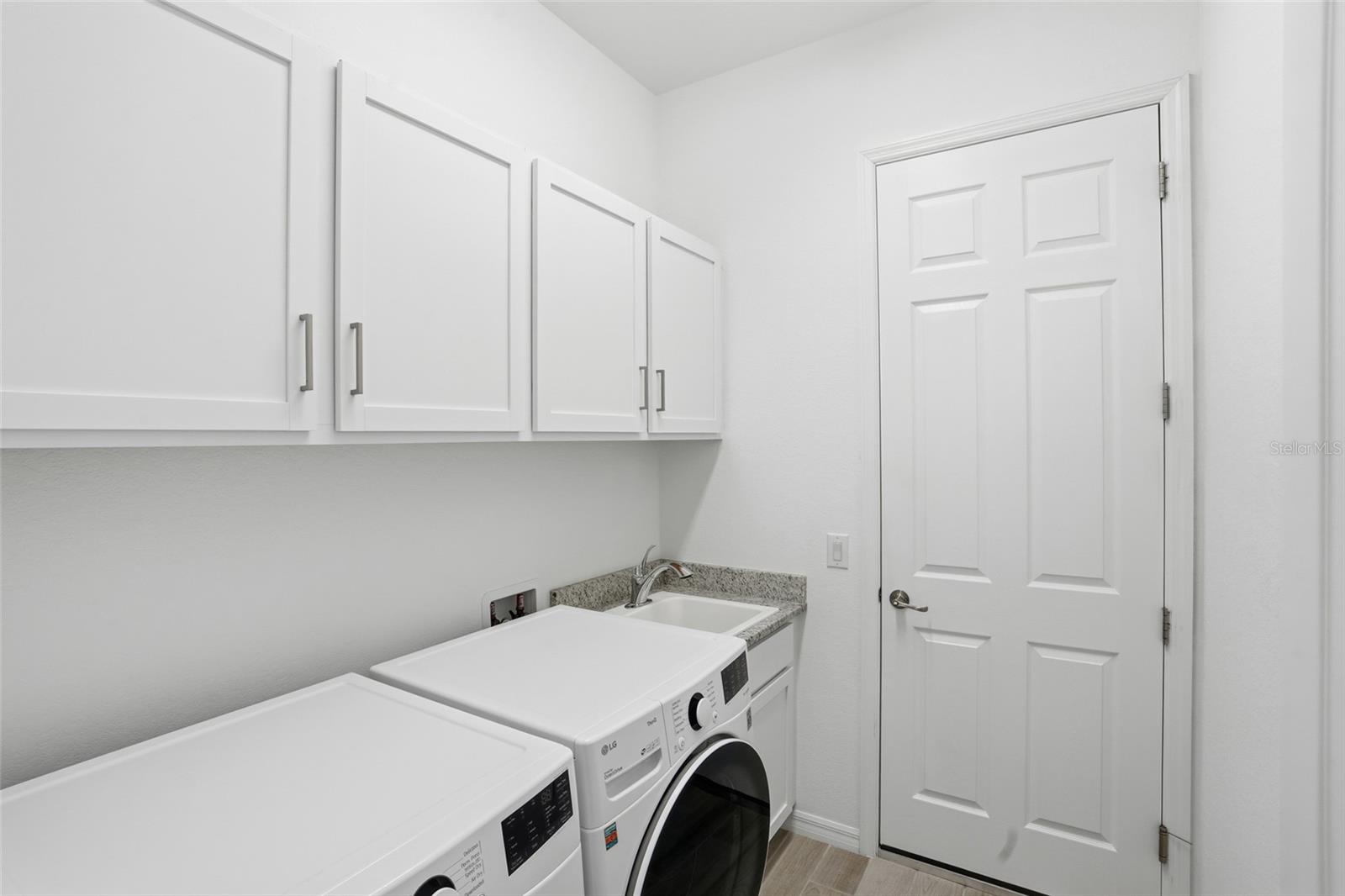 Image 35 of 81 For 25084 Golden Fern Drive