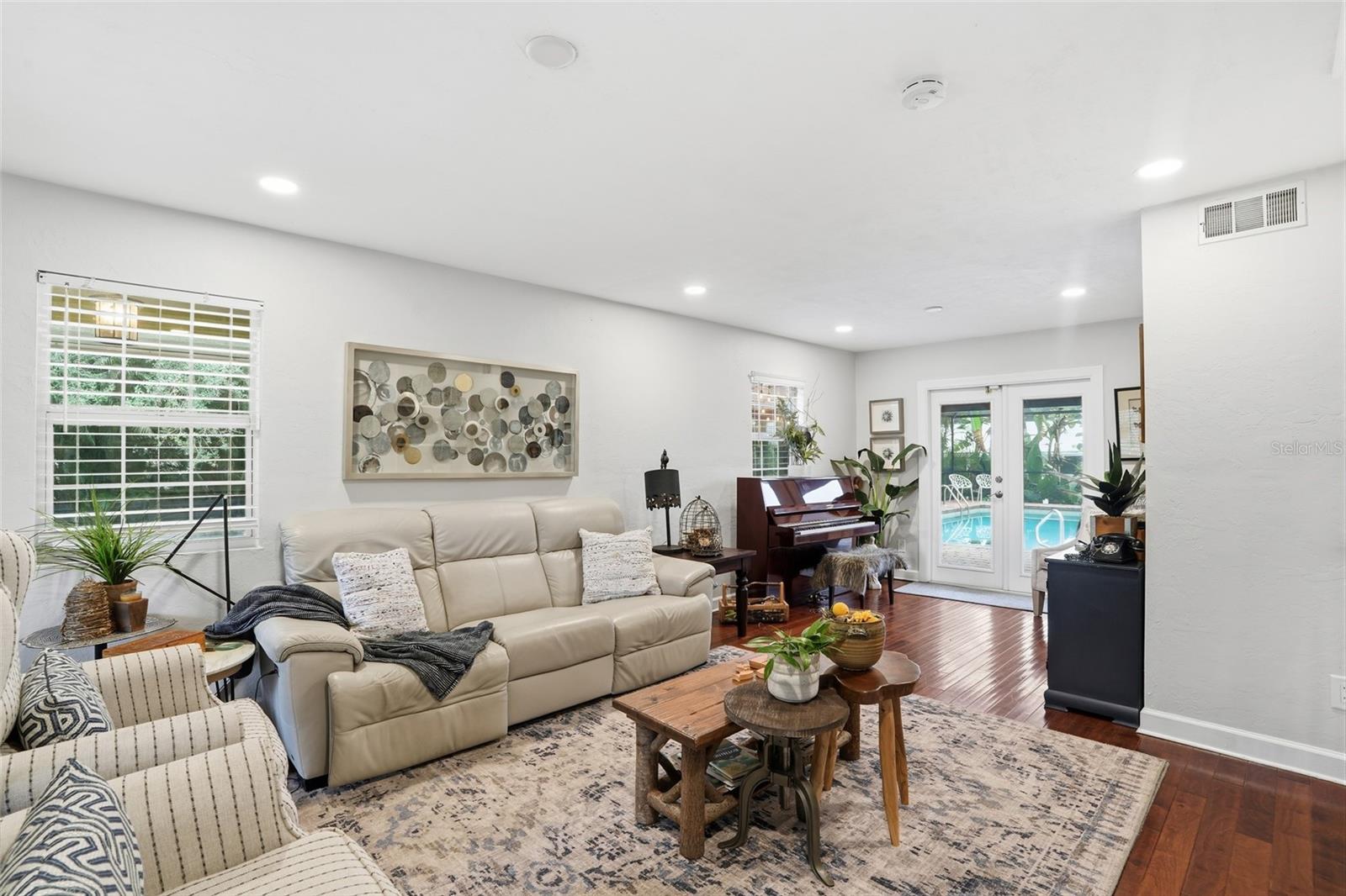 Image 14 of 53 For 10811 & 10821 Ruden Road