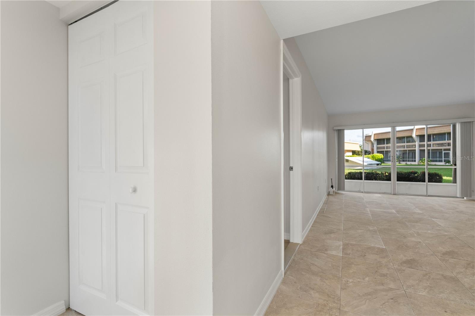 Image 17 of 40 For 1080 Bal Harbor Boulevard 11b