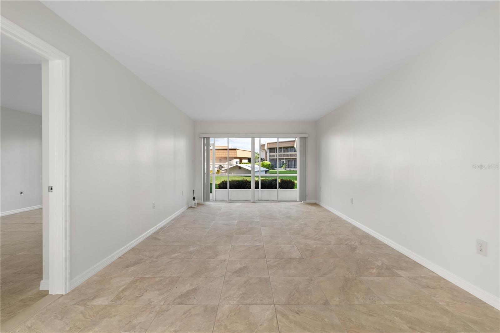 Image 21 of 40 For 1080 Bal Harbor Boulevard 11b