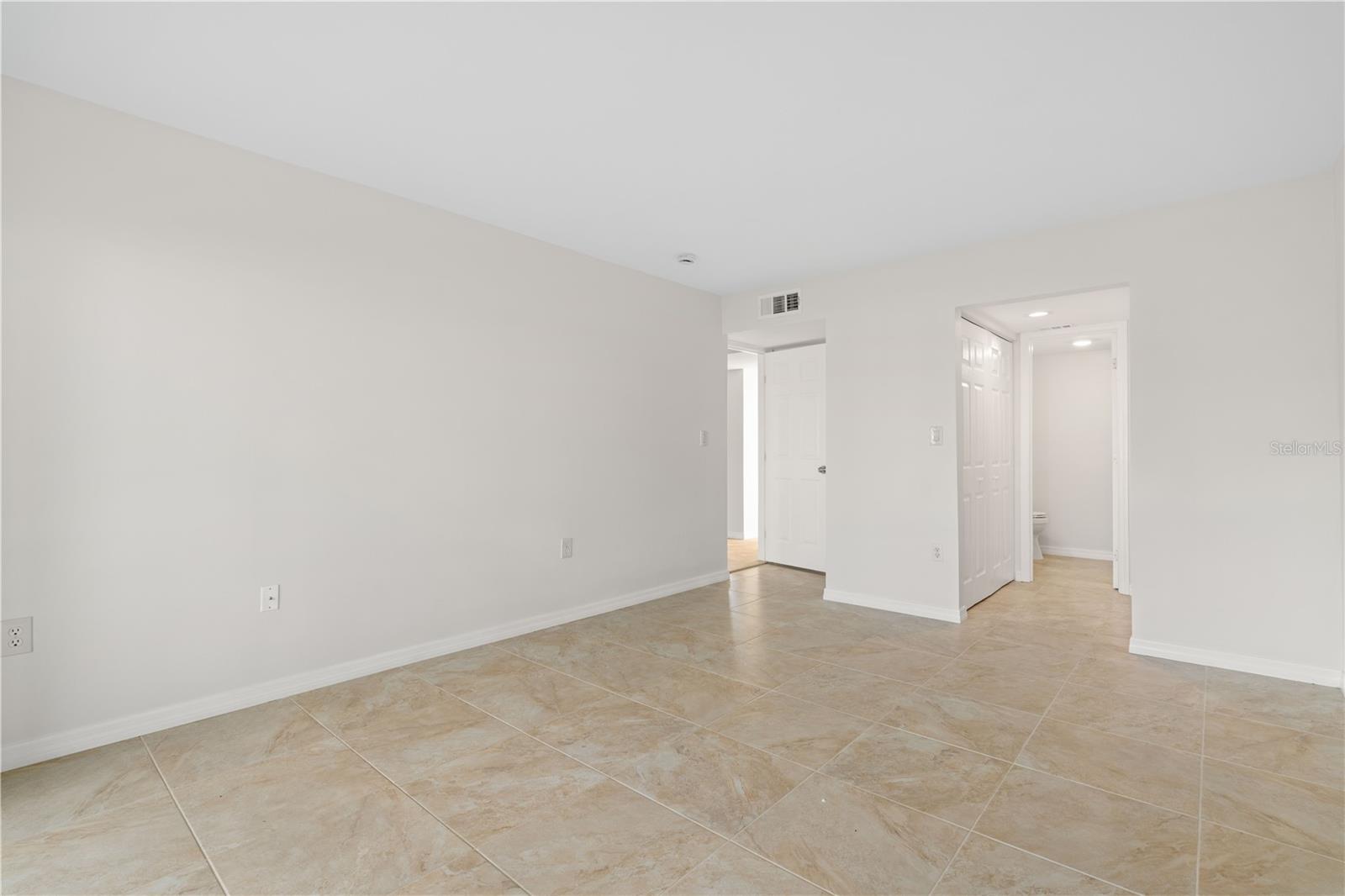 Image 25 of 40 For 1080 Bal Harbor Boulevard 11b