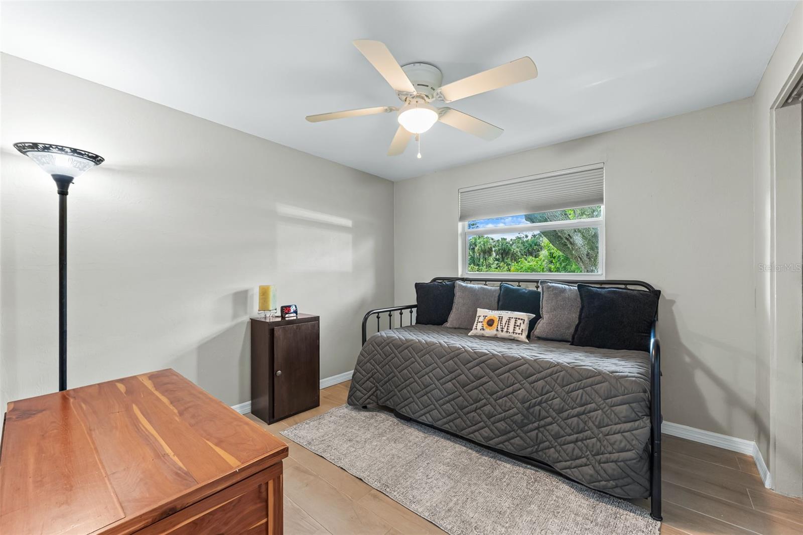 Image 17 of 27 For 17040 Lake Drive