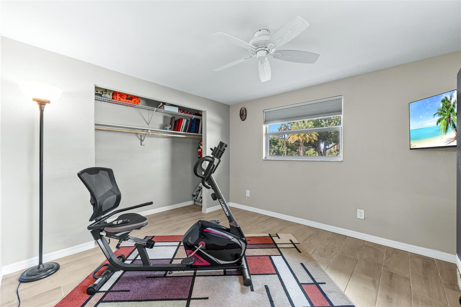 Image 20 of 27 For 17040 Lake Drive