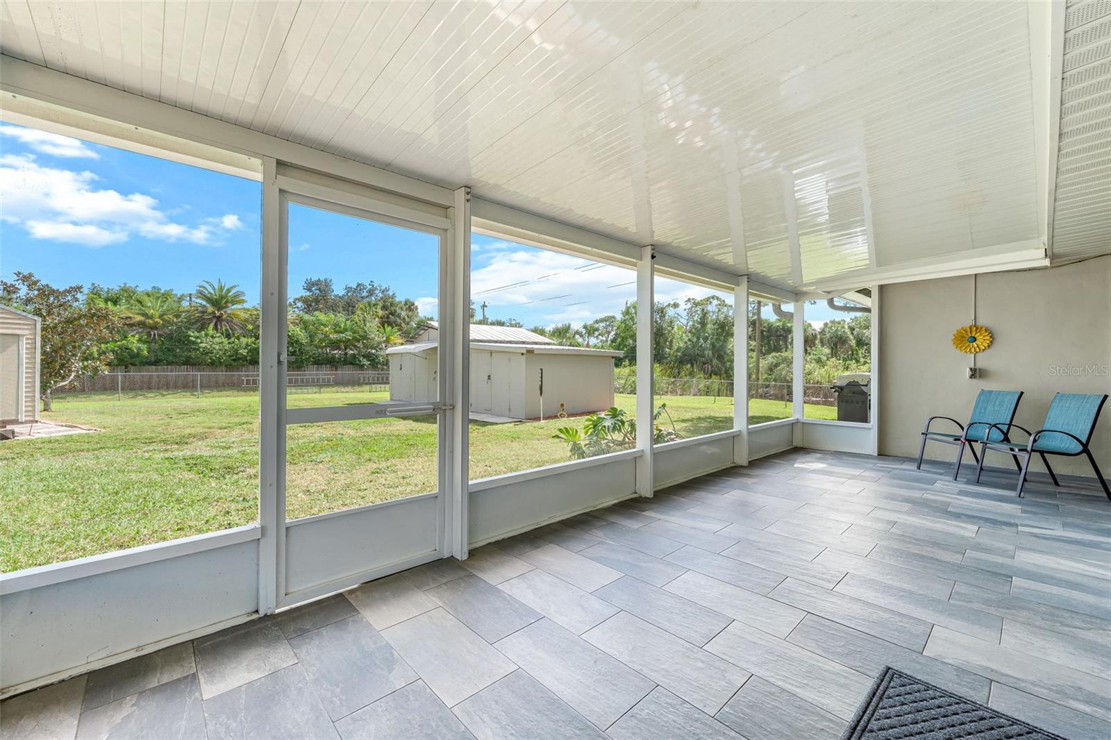 Image 24 of 27 For 17040 Lake Drive