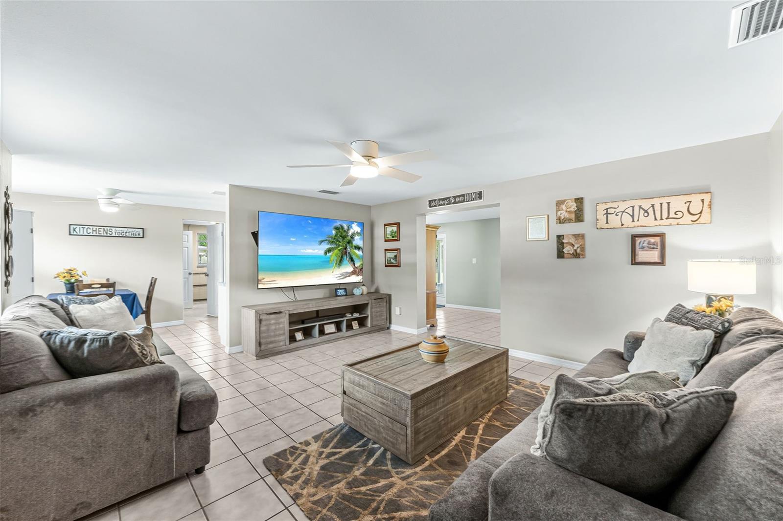 Image 4 of 27 For 17040 Lake Drive