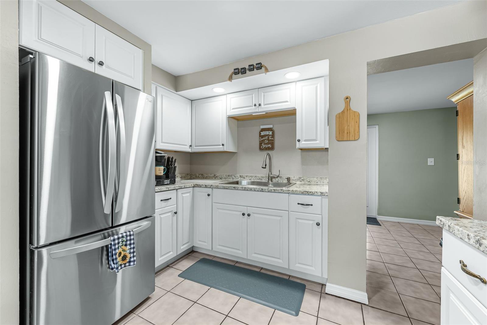 Image 9 of 27 For 17040 Lake Drive