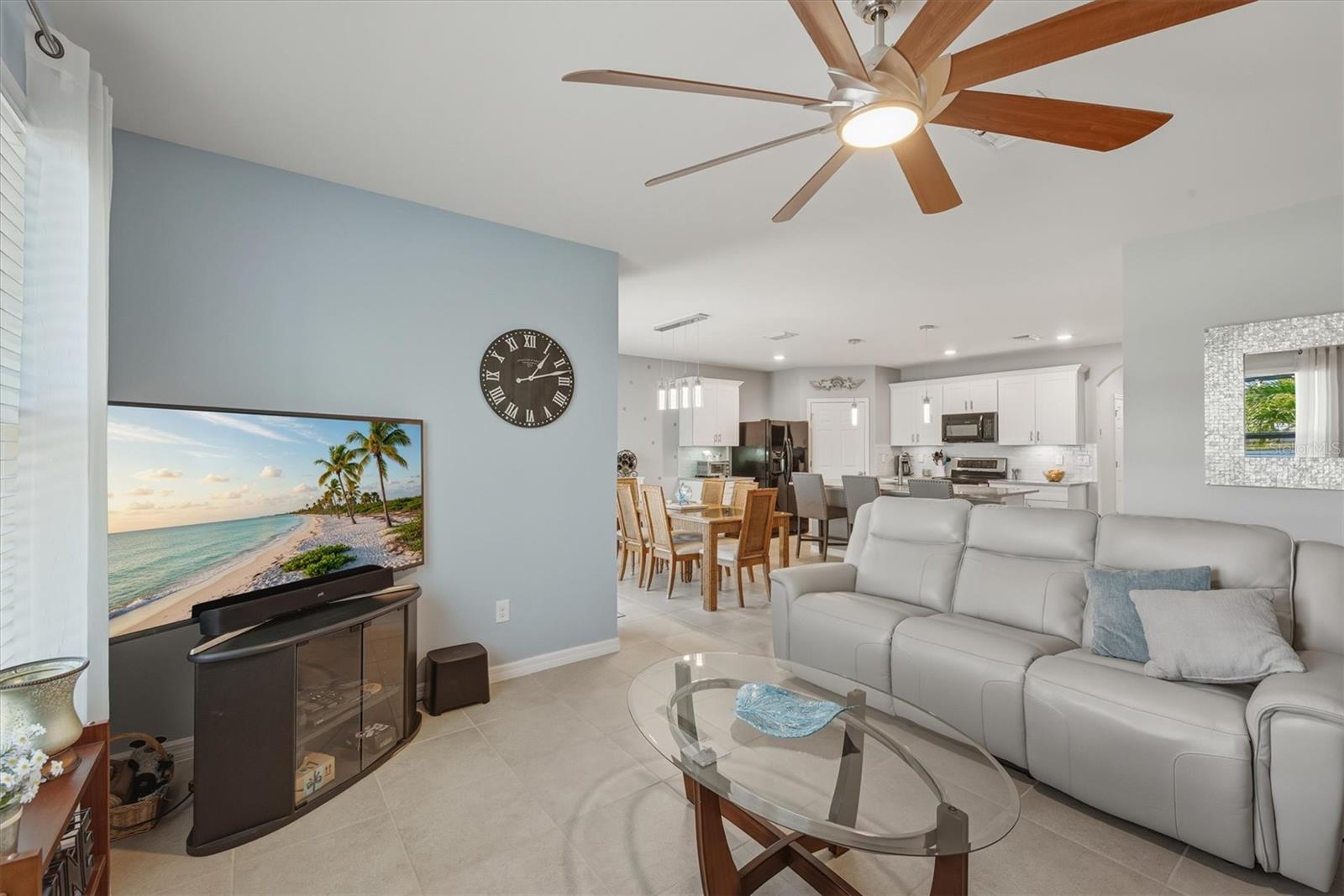 Image 19 of 76 For 7012 Waterford Parkway