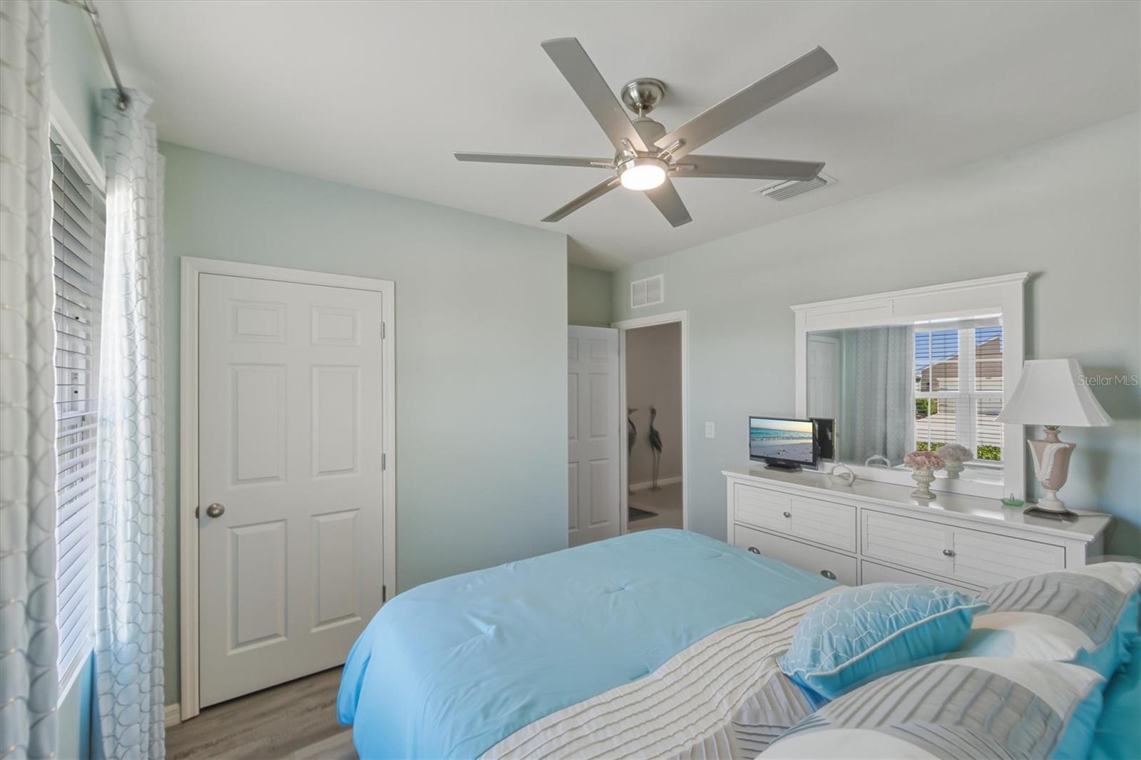 Image 27 of 76 For 7012 Waterford Parkway