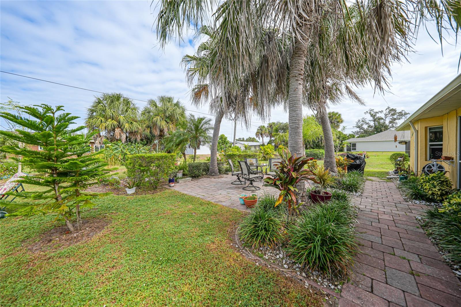 Image 31 of 56 For 22554 Laika Avenue