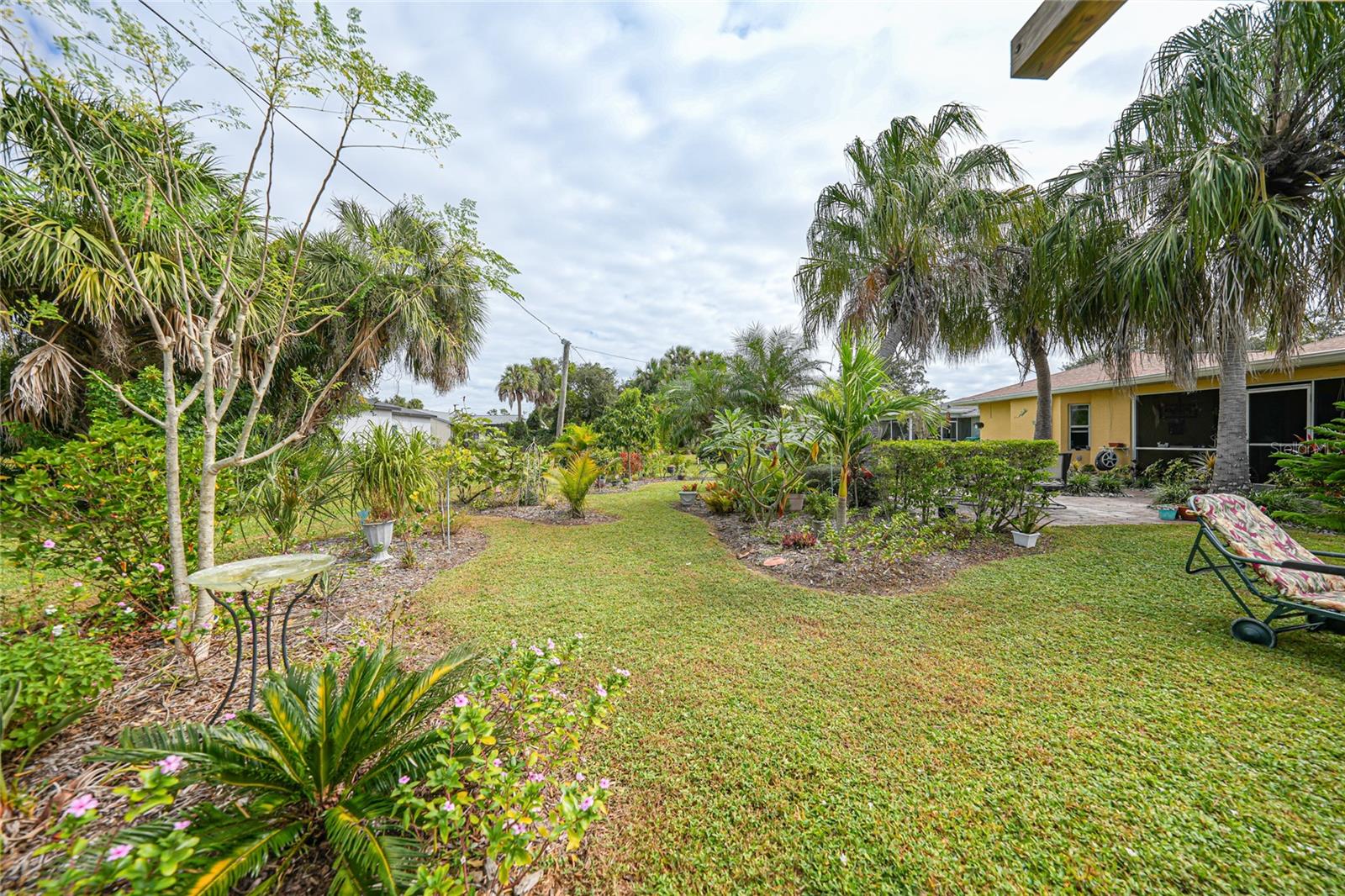 Image 34 of 56 For 22554 Laika Avenue