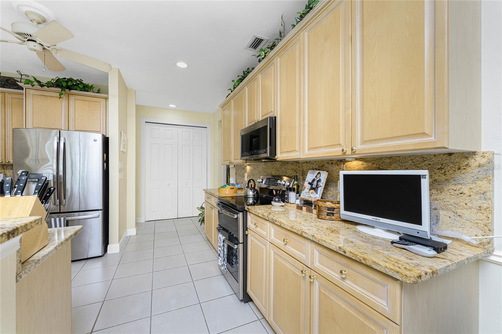 Image 15 of 63 For 17324 Vogue Court