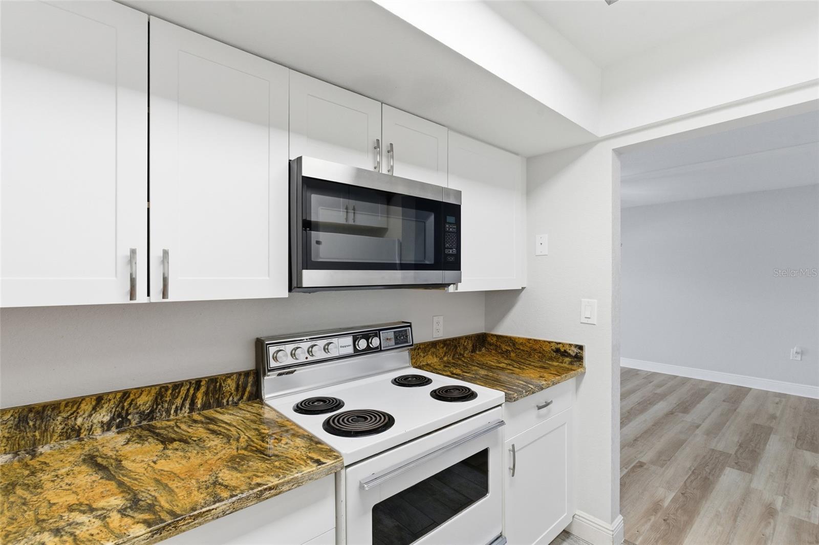 Image 11 of 32 For 21267 Gertrude Avenue 109