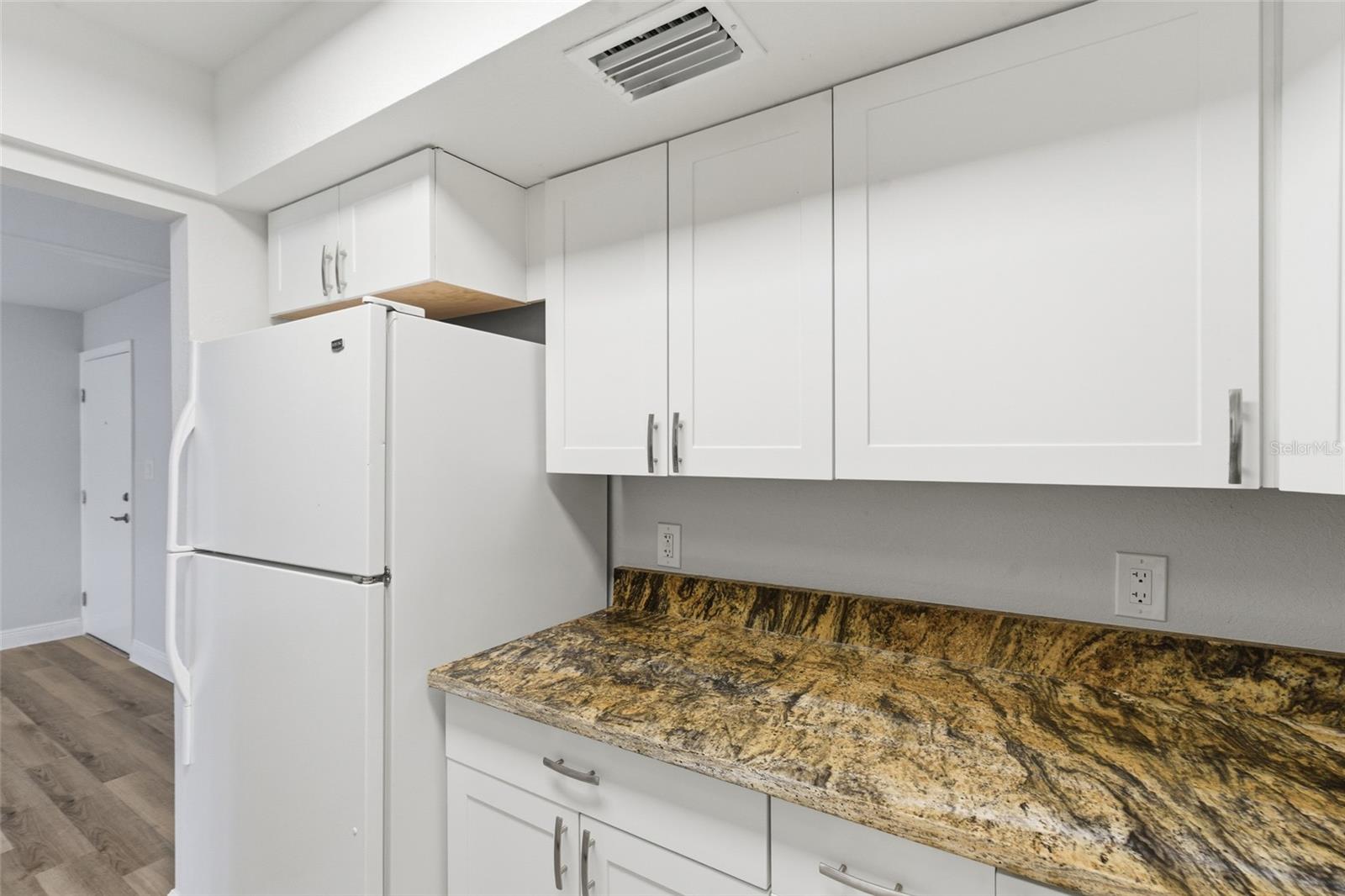 Image 12 of 32 For 21267 Gertrude Avenue 109