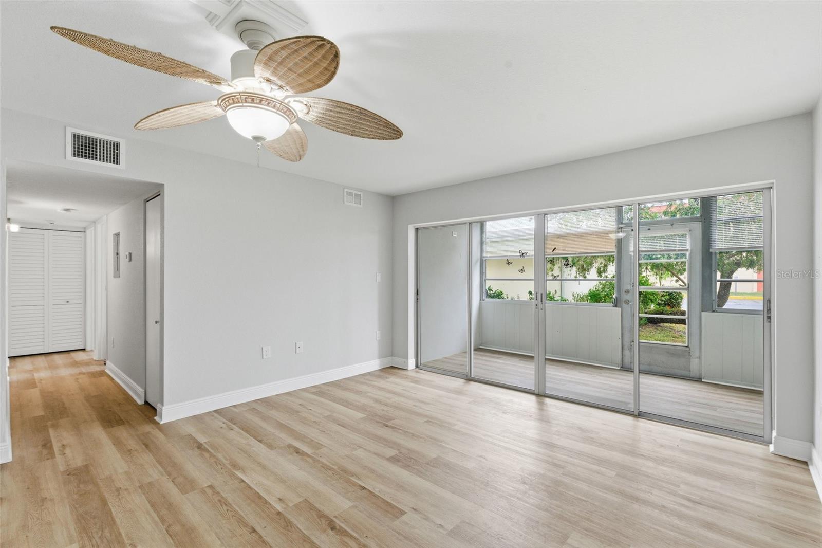 Image 4 of 32 For 21267 Gertrude Avenue 109