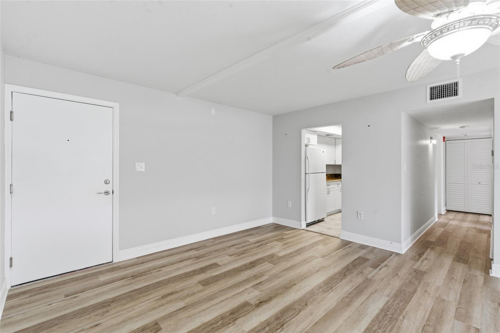 Image 7 of 32 For 21267 Gertrude Avenue 109