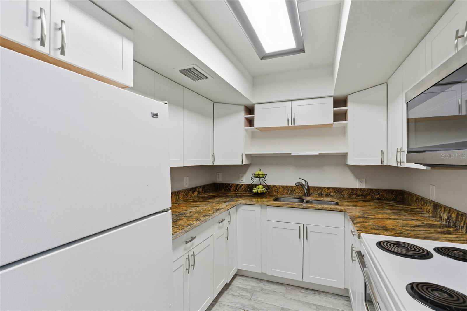 Image 9 of 32 For 21267 Gertrude Avenue 109