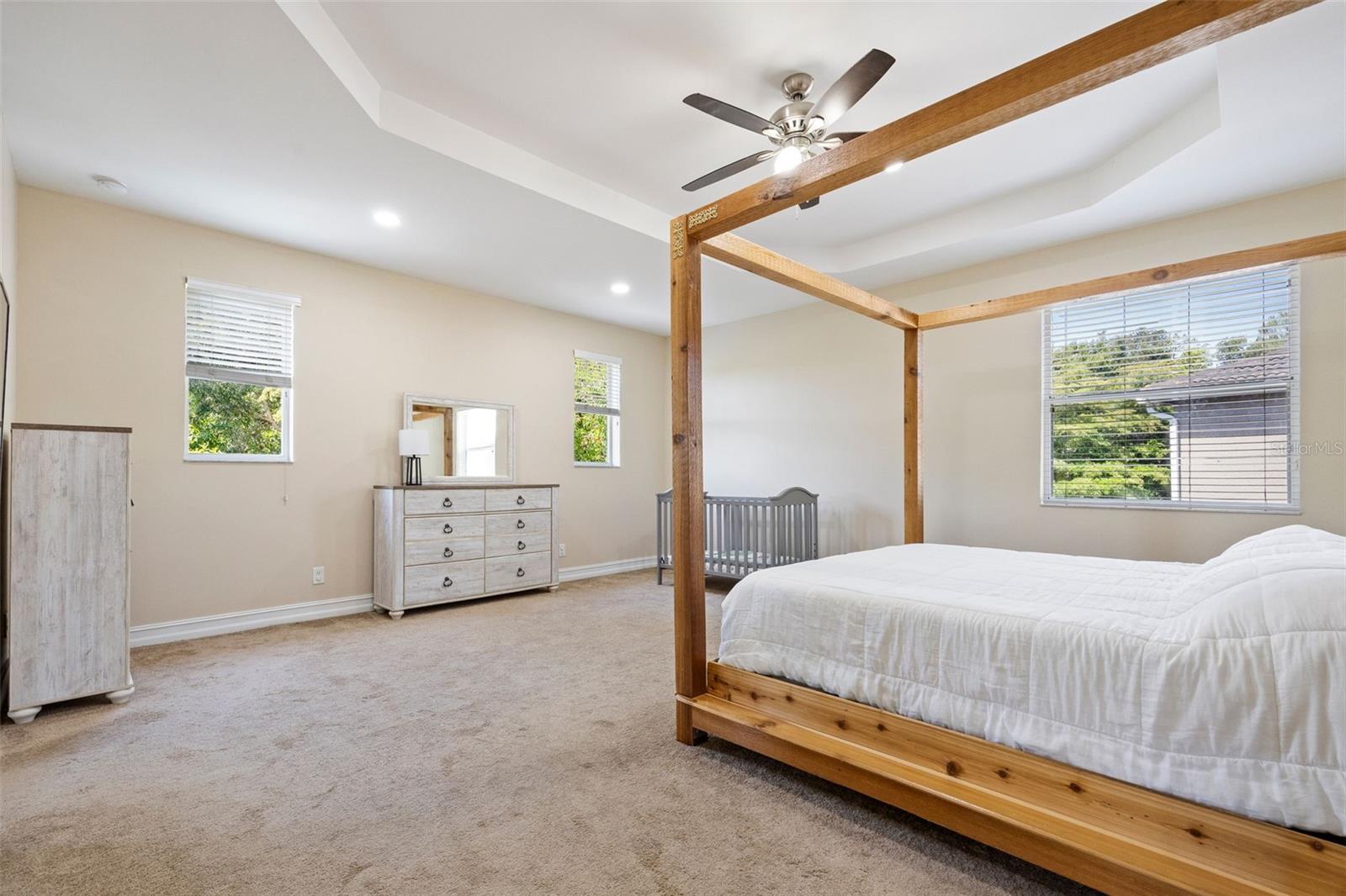 Listing photo id 14 for 10261 Silver Palm Drive