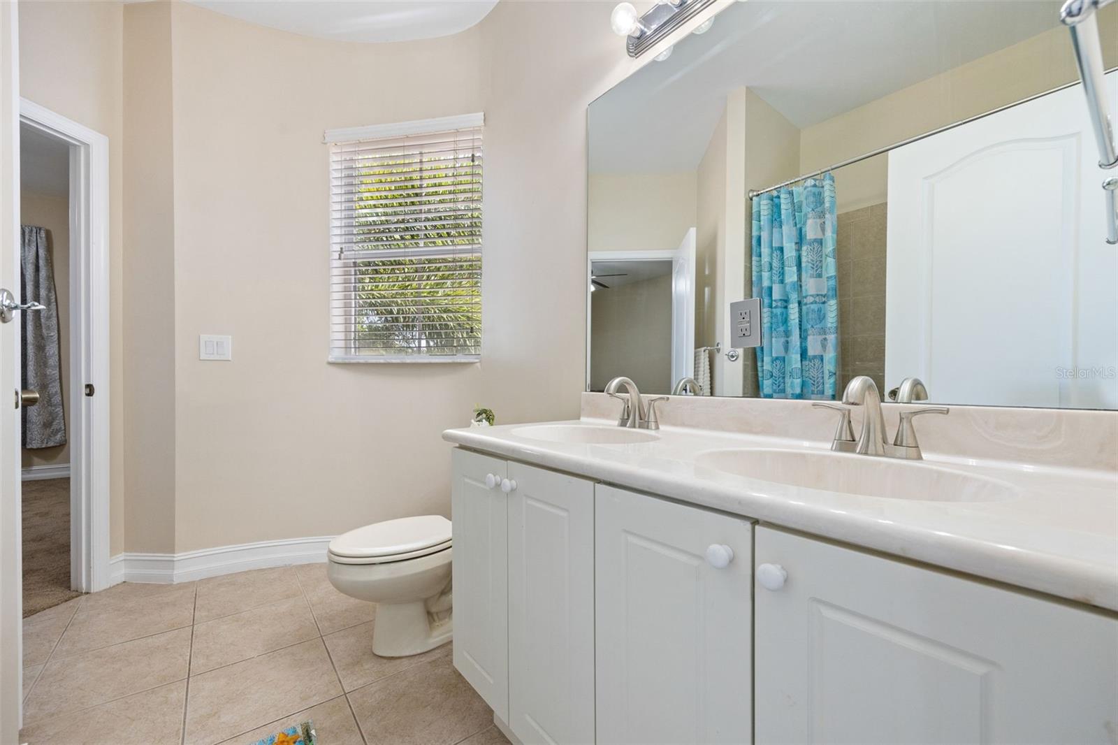 Listing photo id 19 for 10261 Silver Palm Drive