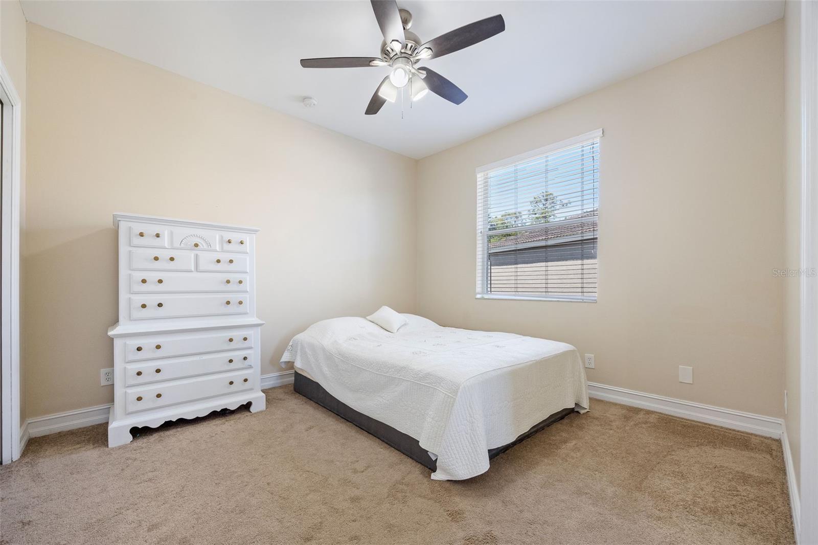 Listing photo id 21 for 10261 Silver Palm Drive