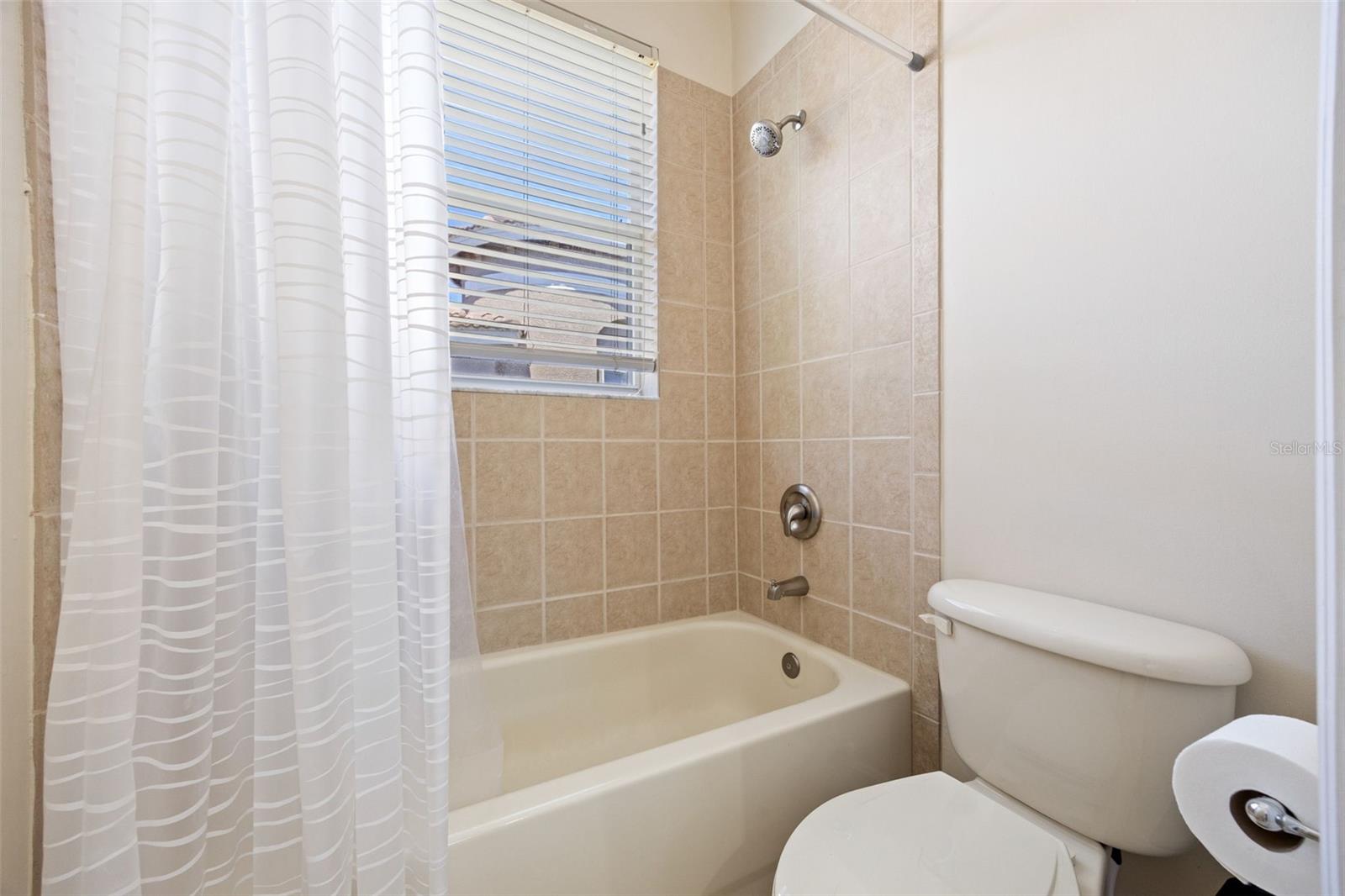 Listing photo id 24 for 10261 Silver Palm Drive