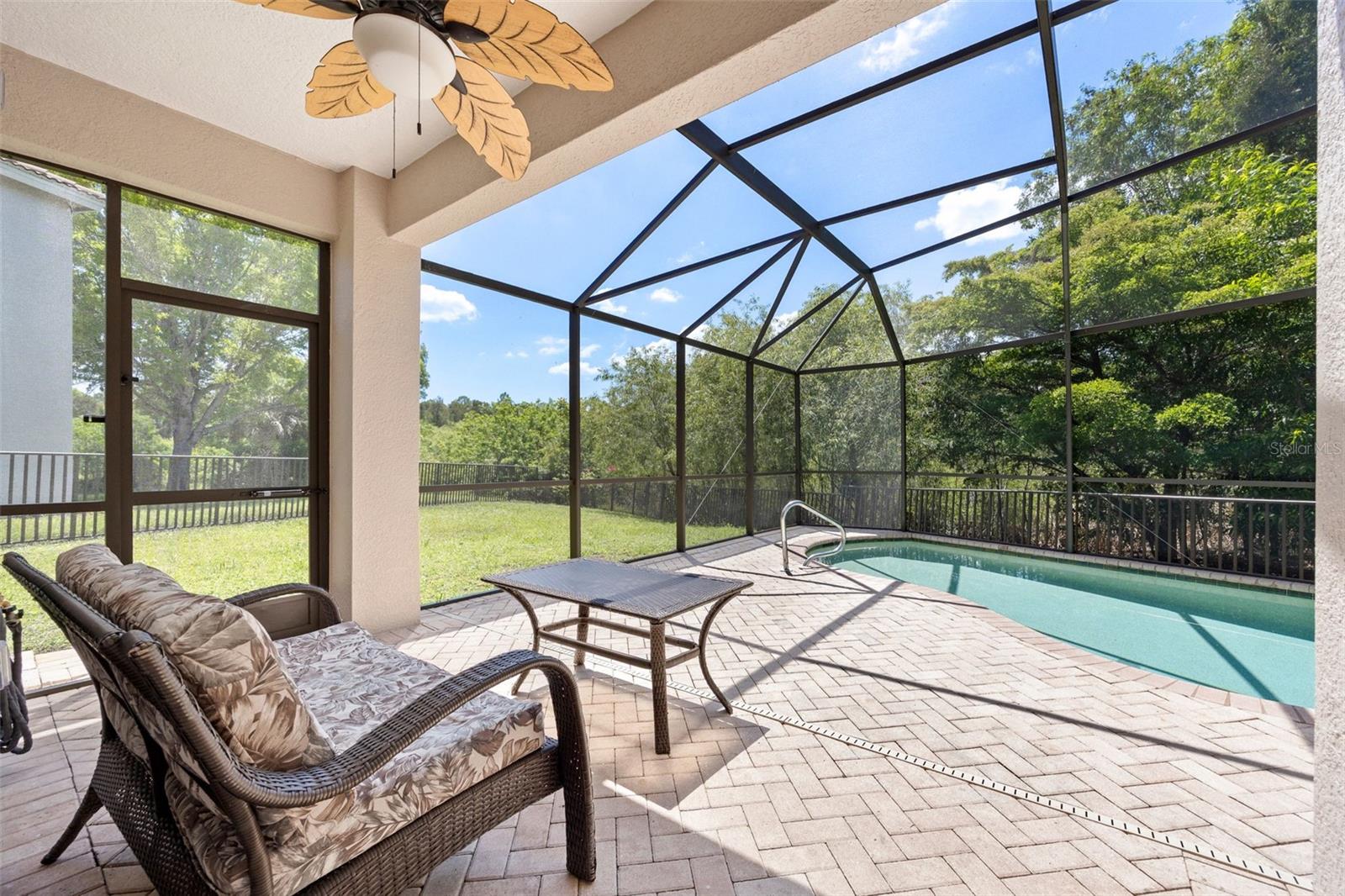 Listing photo id 27 for 10261 Silver Palm Drive