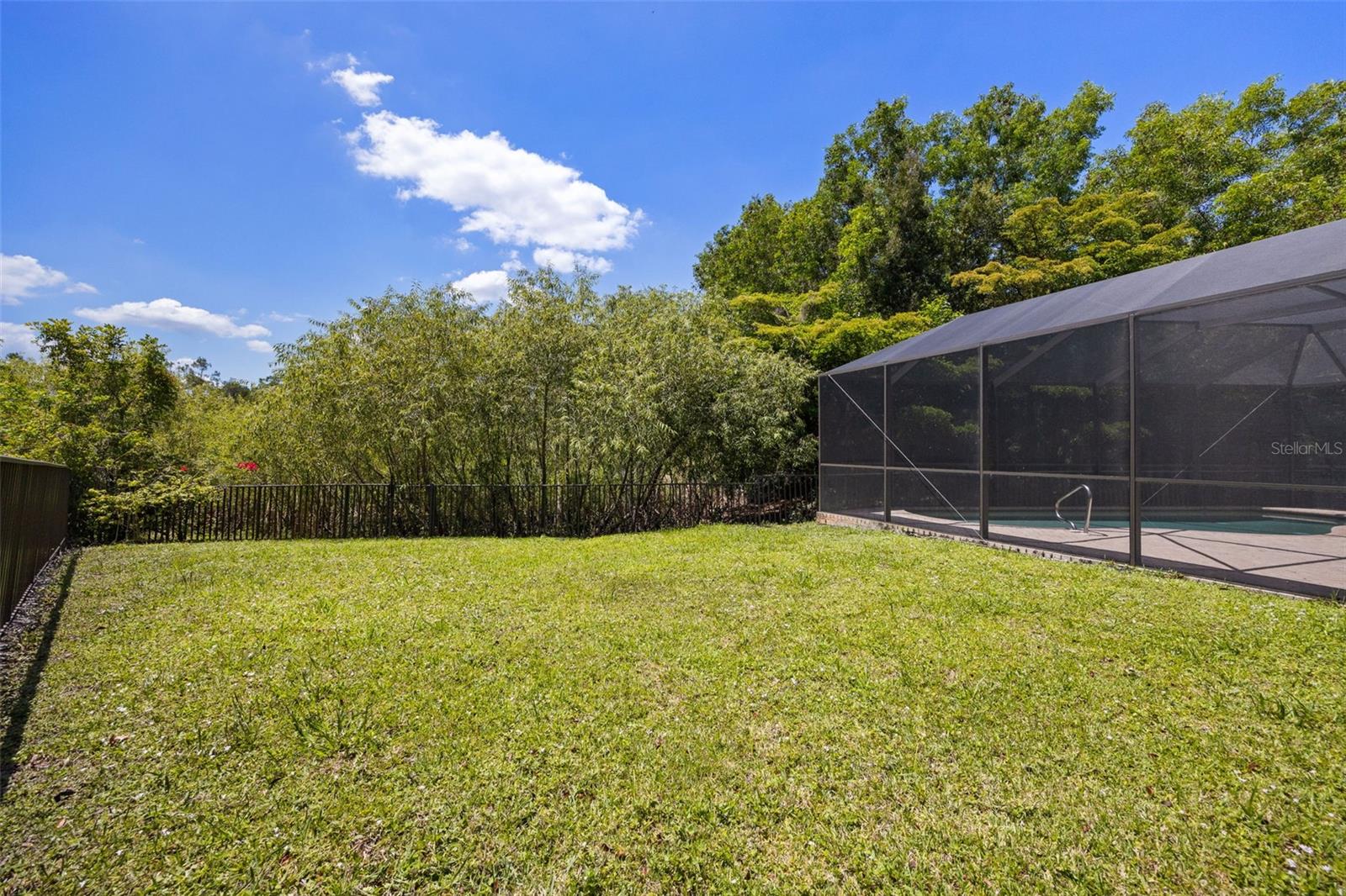 Listing photo id 32 for 10261 Silver Palm Drive