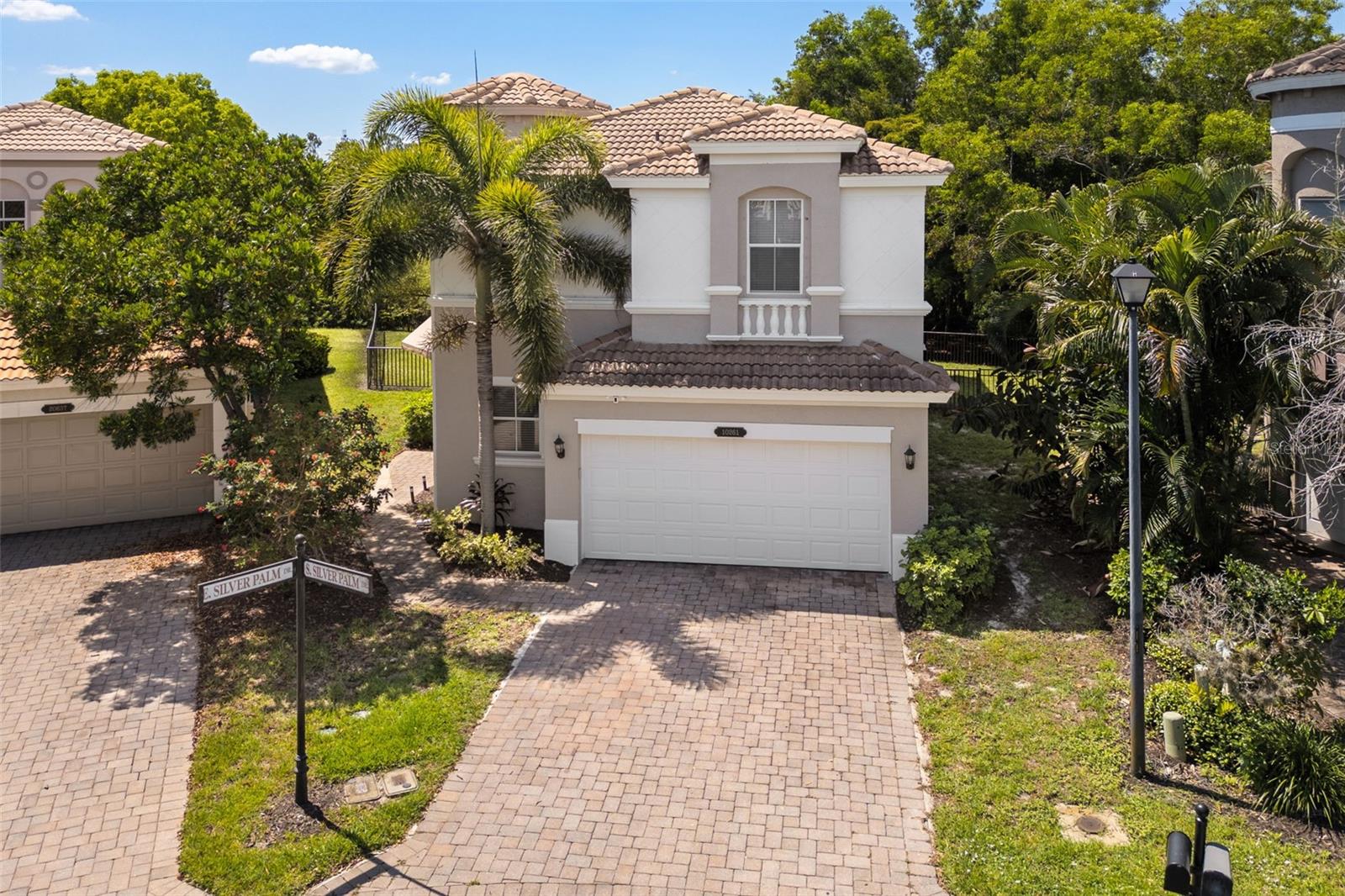 Listing photo id 34 for 10261 Silver Palm Drive