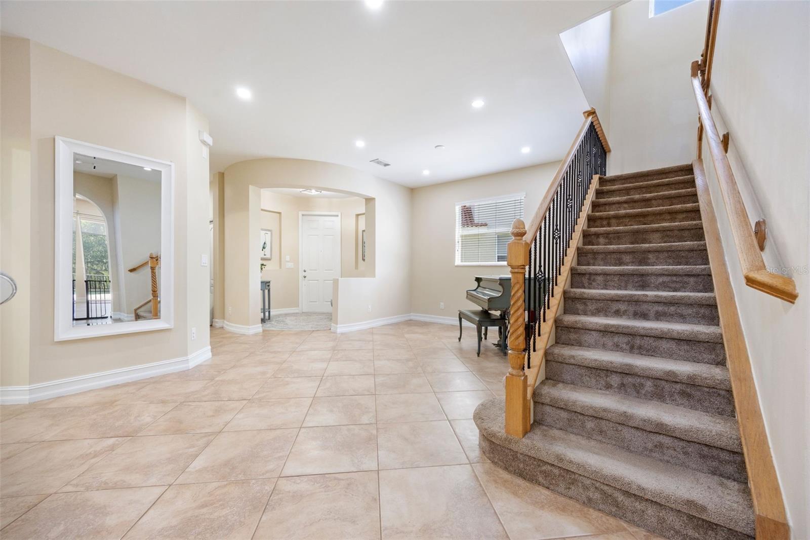 Listing photo id 3 for 10261 Silver Palm Drive