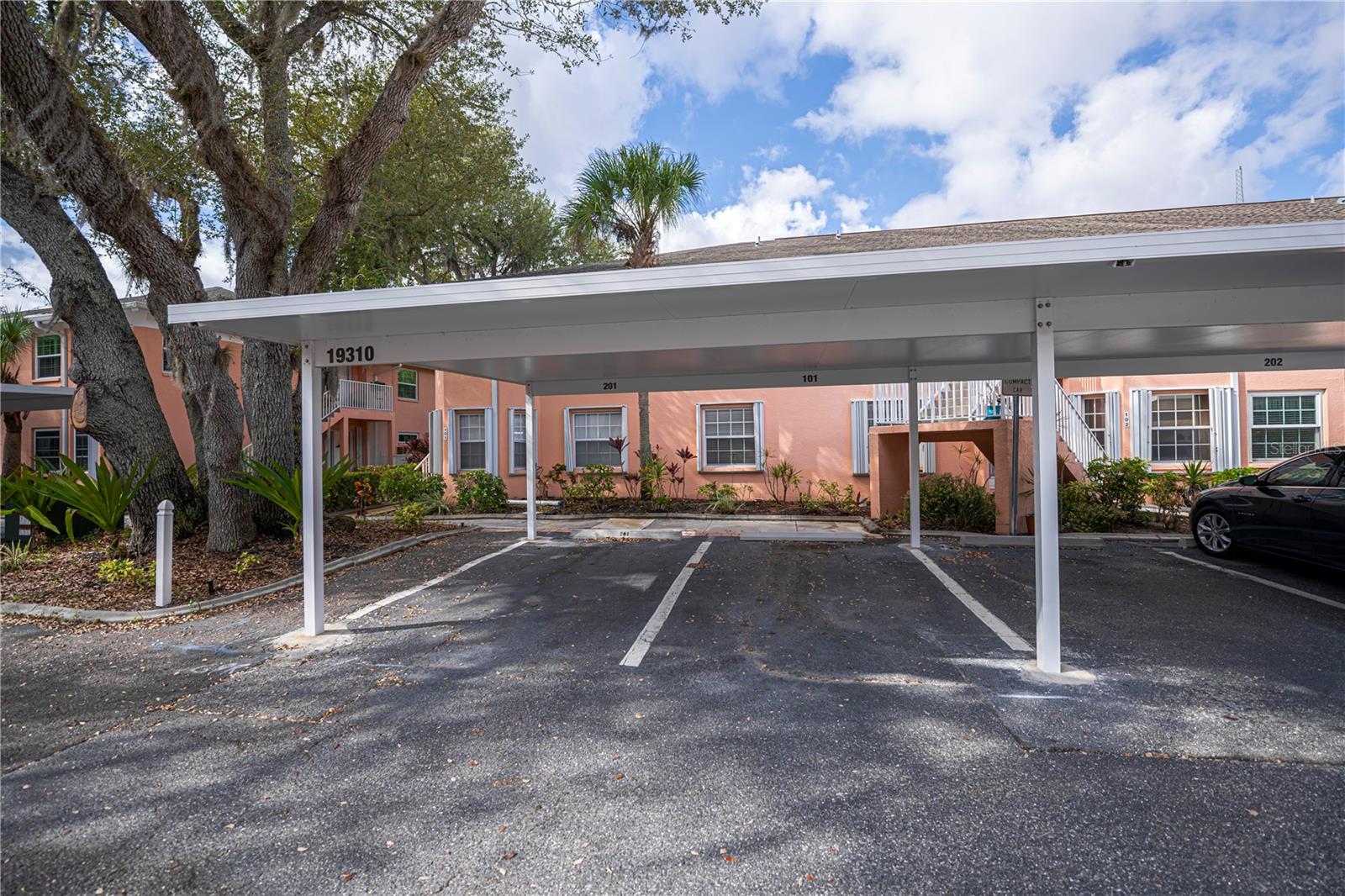 Image 12 of 87 For 19310 Water Oak Drive 101