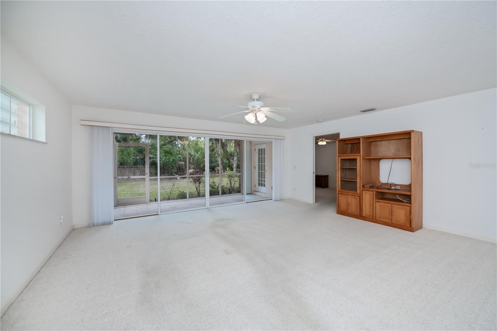 Image 15 of 87 For 19310 Water Oak Drive 101