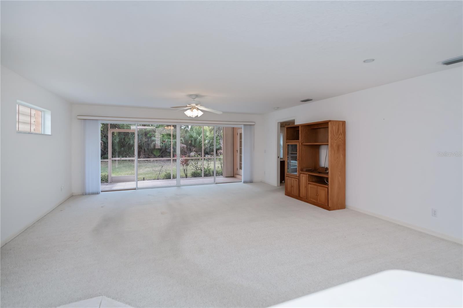 Image 18 of 87 For 19310 Water Oak Drive 101