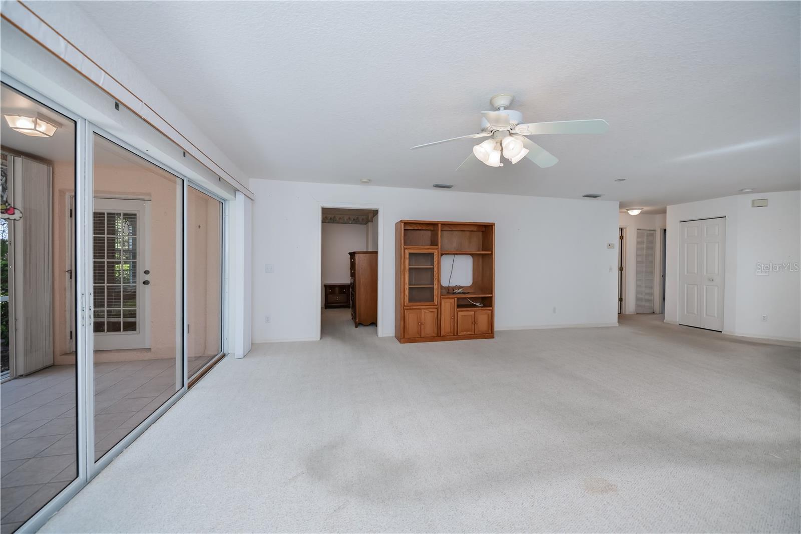 Image 20 of 87 For 19310 Water Oak Drive 101