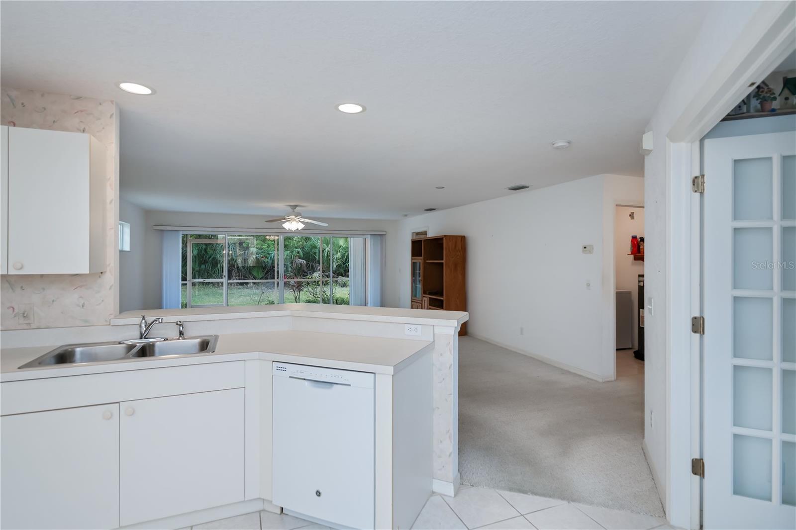 Image 26 of 87 For 19310 Water Oak Drive 101