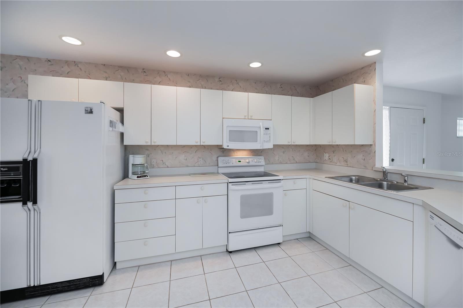 Image 27 of 87 For 19310 Water Oak Drive 101