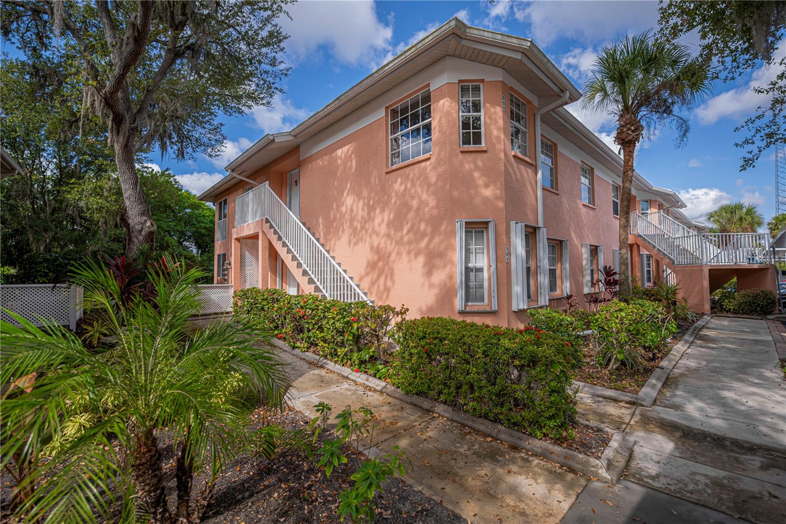 Image 4 of 87 For 19310 Water Oak Drive 101