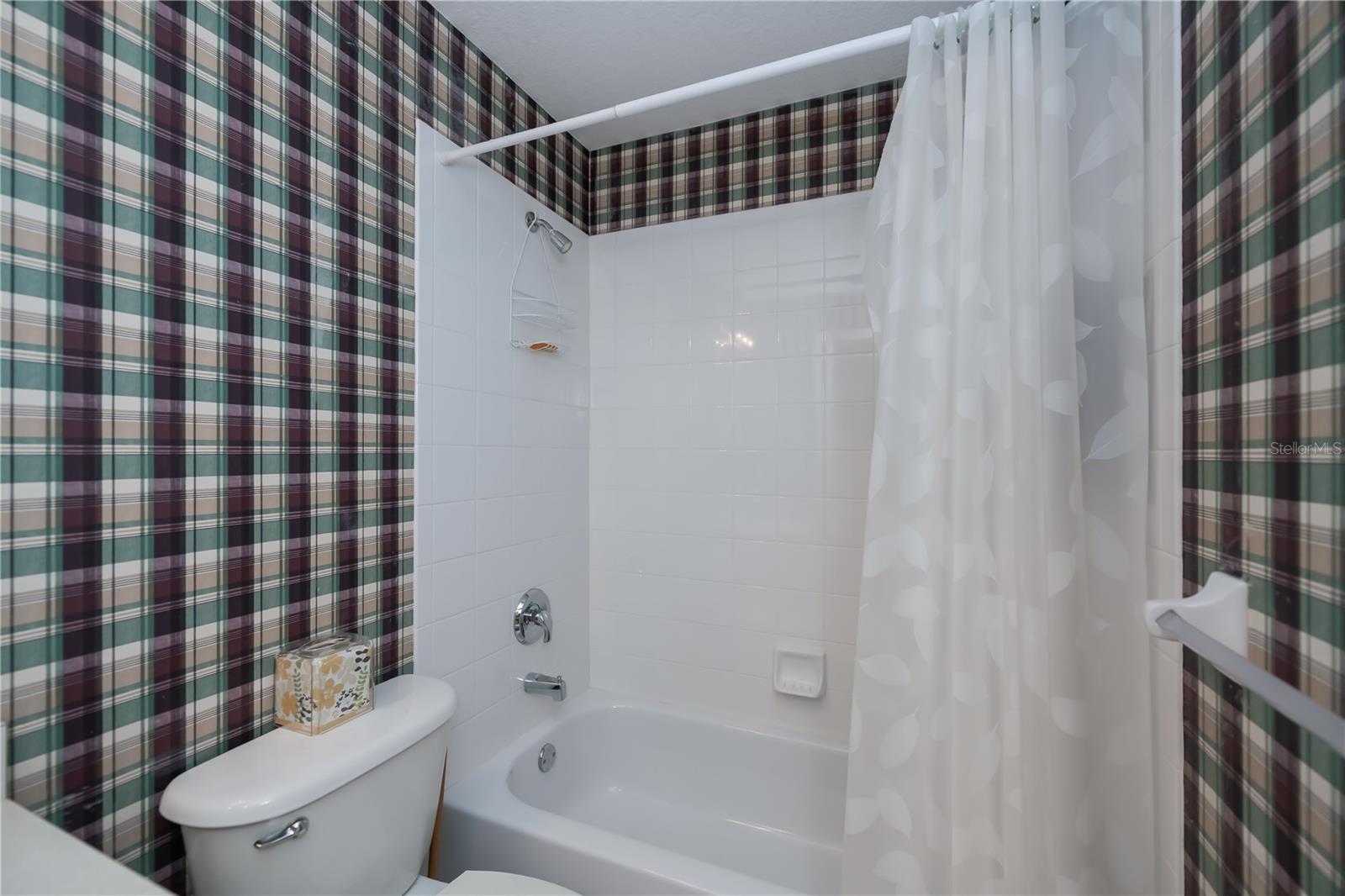 Image 46 of 87 For 19310 Water Oak Drive 101