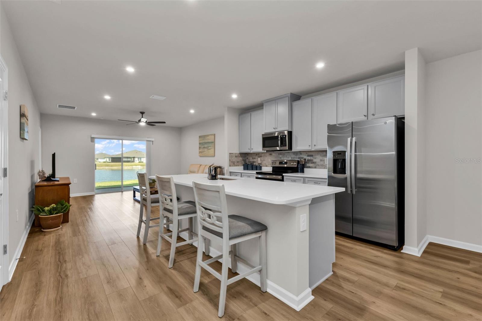 Image 23 of 54 For 1969 Palms Drive