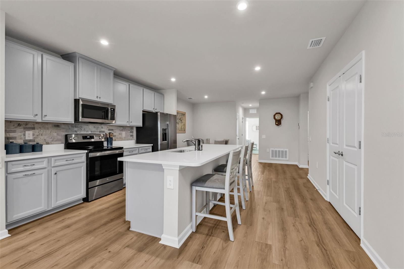 Image 25 of 54 For 1969 Palms Drive