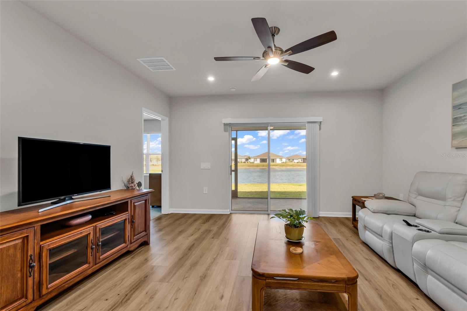 Image 28 of 54 For 1969 Palms Drive