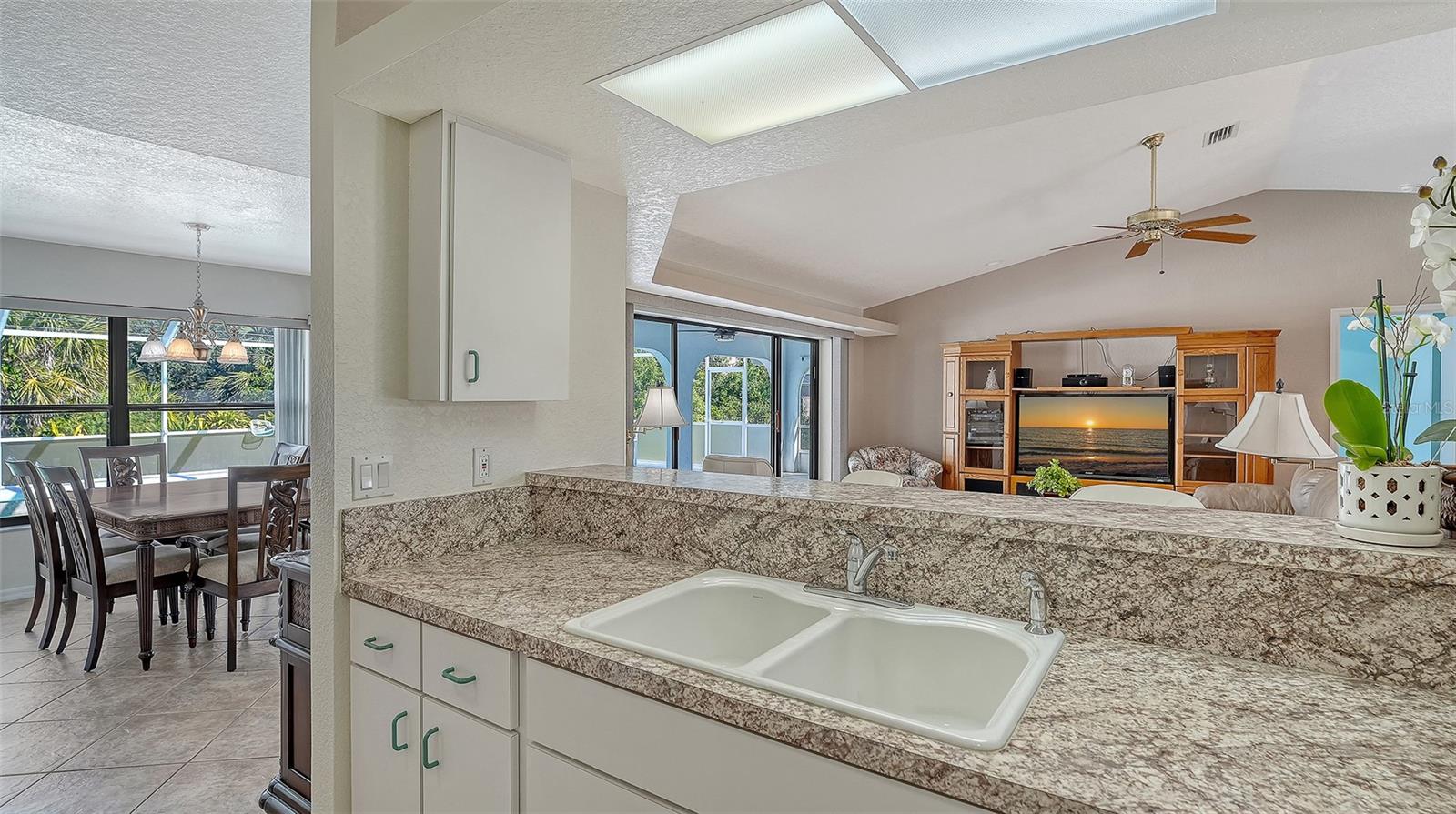 Image 18 of 60 For 21482 Beaverton Avenue