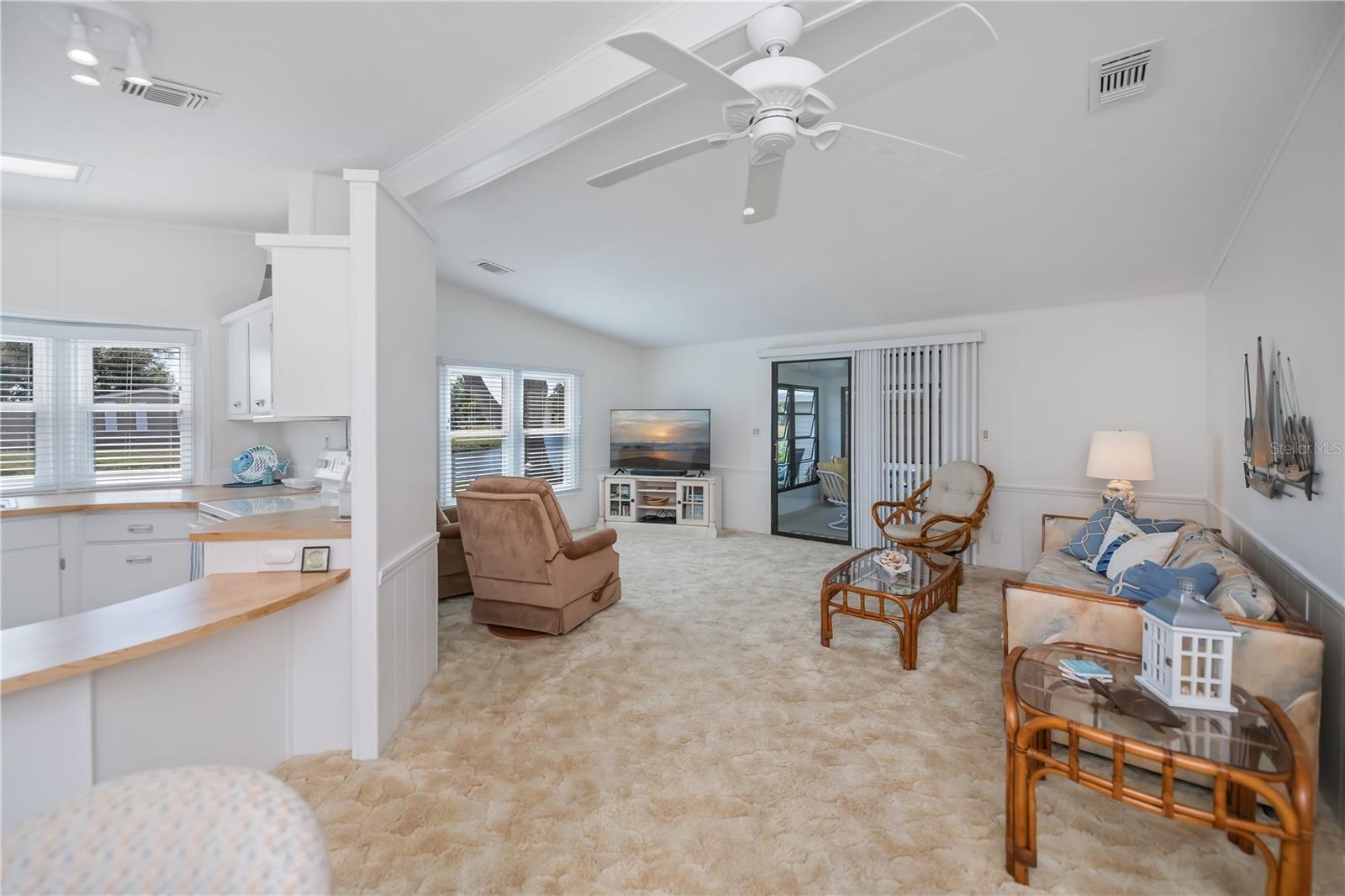 Image 14 of 69 For 749 Watersedge Street