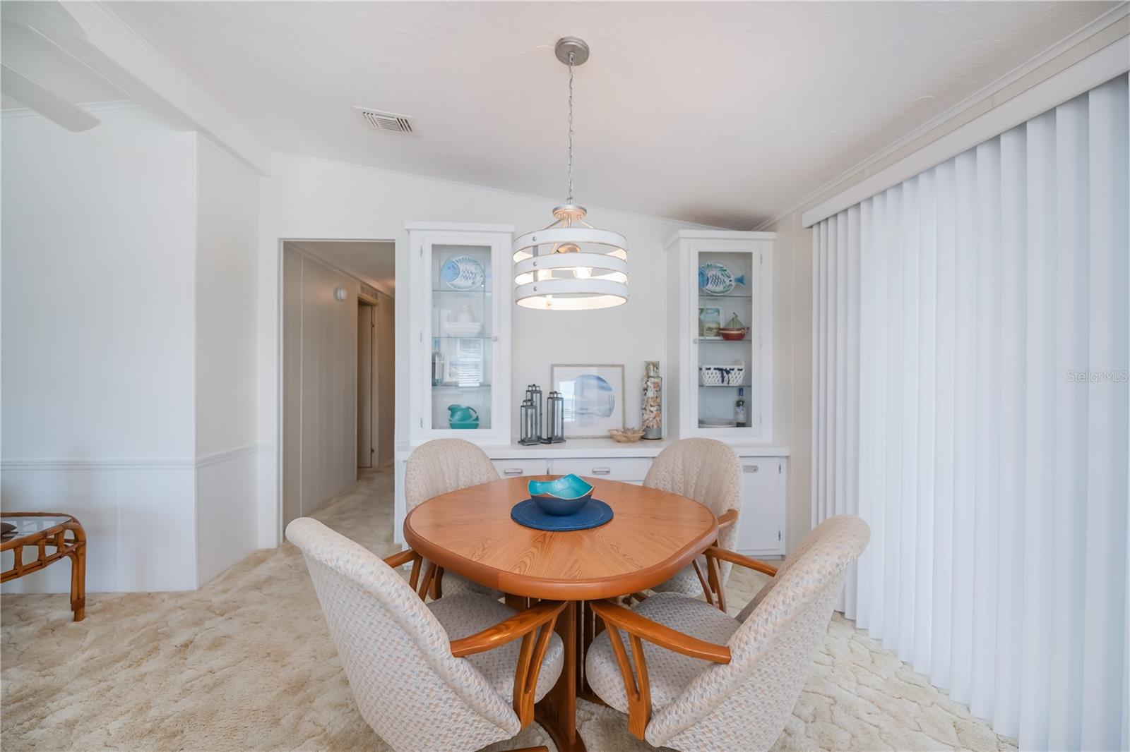 Image 20 of 69 For 749 Watersedge Street