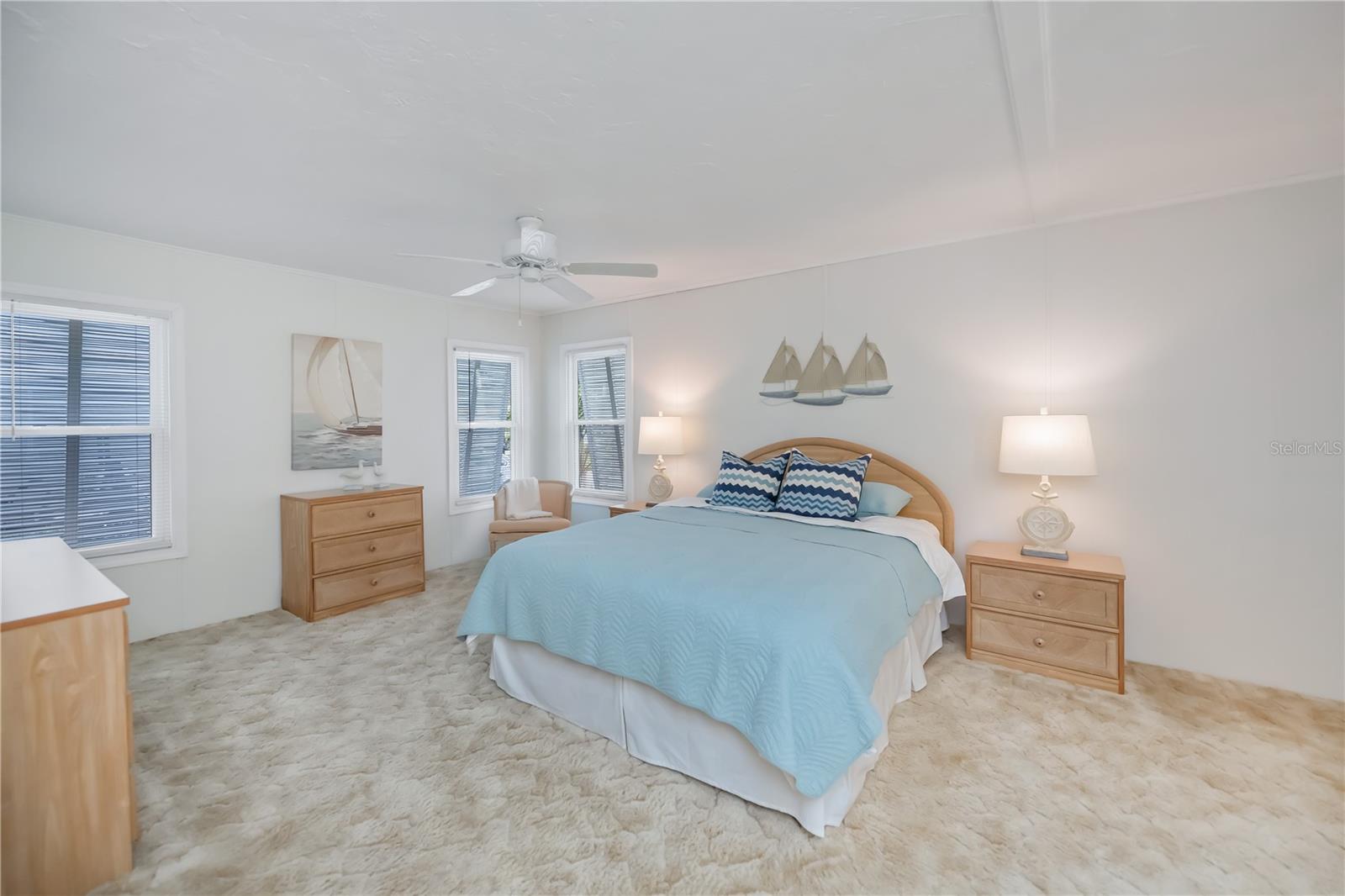 Image 27 of 69 For 749 Watersedge Street