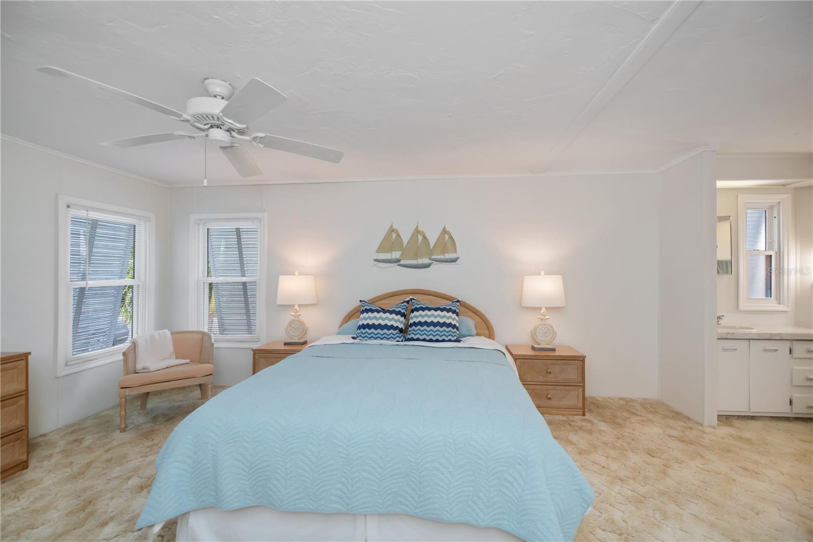 Image 28 of 69 For 749 Watersedge Street