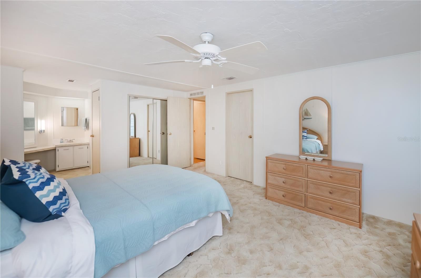 Image 30 of 69 For 749 Watersedge Street