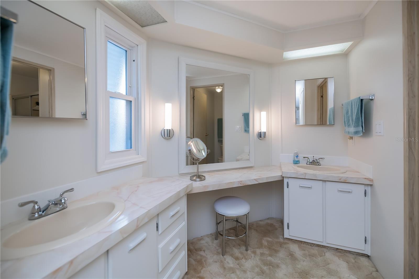 Image 32 of 69 For 749 Watersedge Street