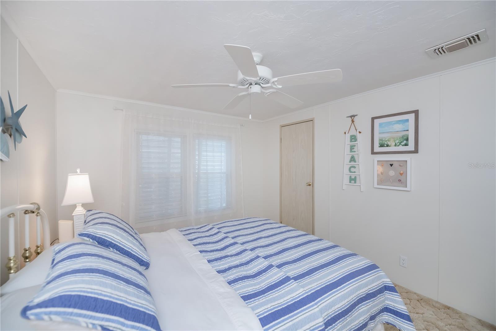 Image 37 of 69 For 749 Watersedge Street