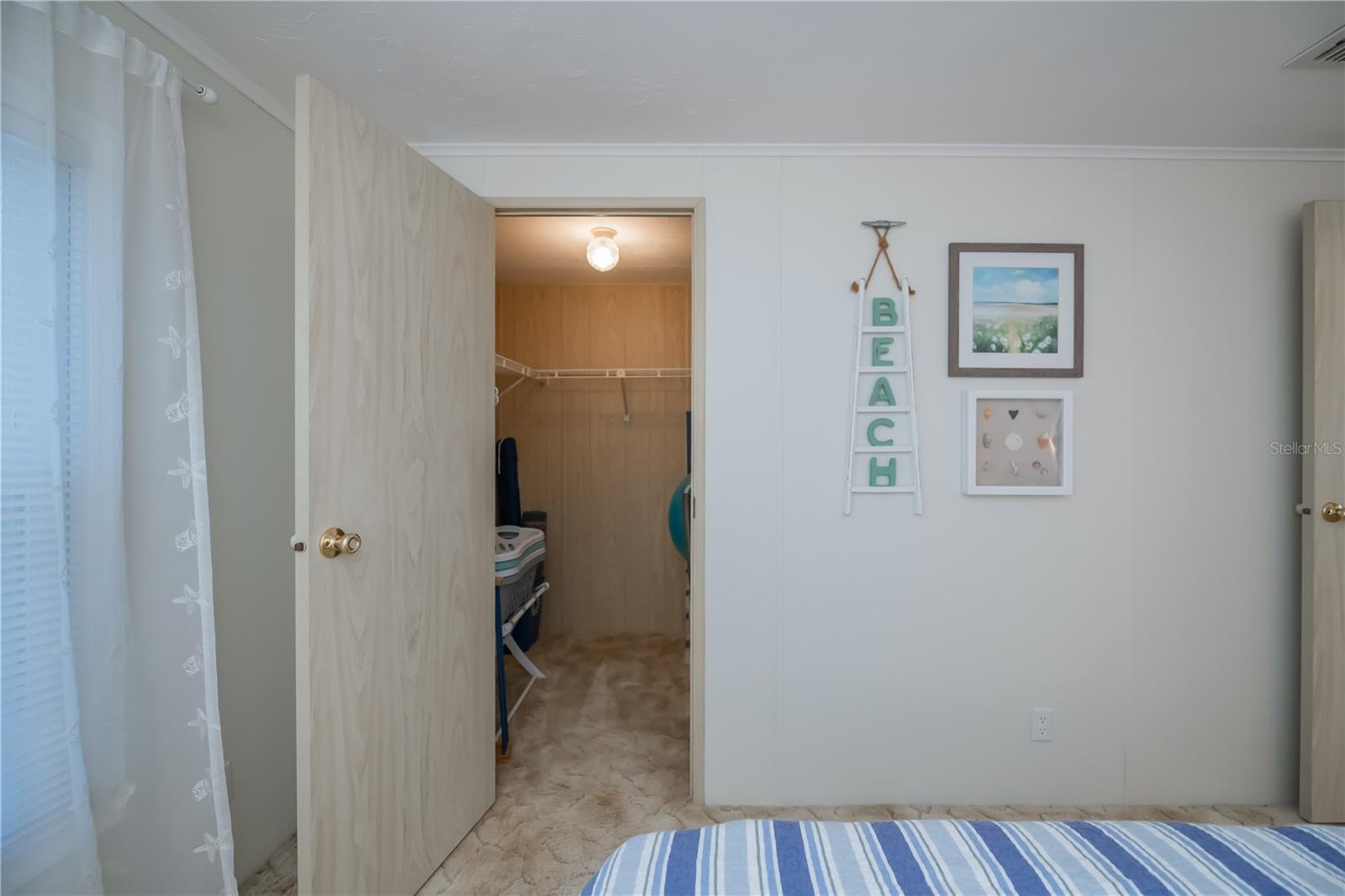 Image 39 of 69 For 749 Watersedge Street